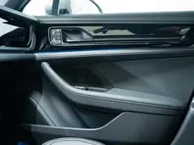Porsche Panamera (0) thumbnail 47