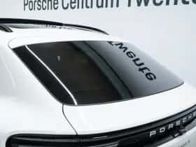 Porsche Macan (2024) thumbnail 17