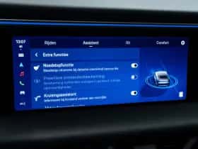 Porsche Macan (2024) thumbnail 40