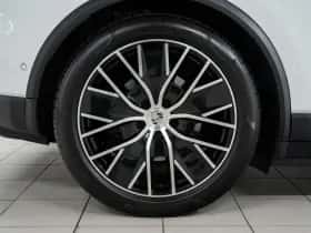 Porsche Macan (2024) thumbnail 10