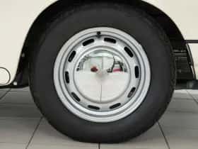 Porsche 911 (1966) thumbnail 8