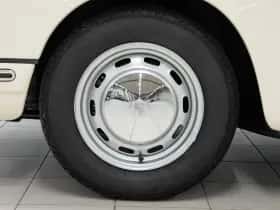 Porsche 911 (1966) thumbnail 9