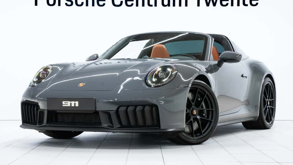 Porsche 911 (2025) — foto 1