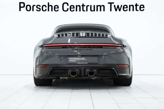 Porsche 911 (2025) thumbnail 4