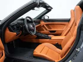 Porsche 911 (2025) thumbnail 8
