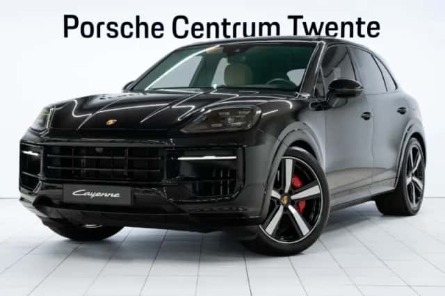 Porsche Cayenne (2024) thumbnail 1