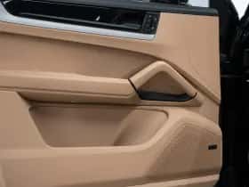 Porsche Cayenne (2024) thumbnail 30