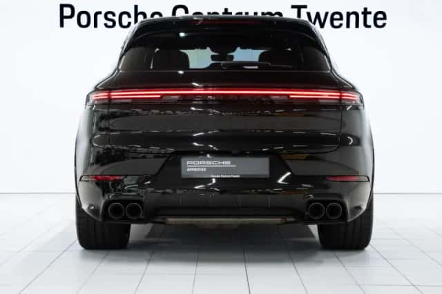 Porsche Cayenne (2024) thumbnail 4