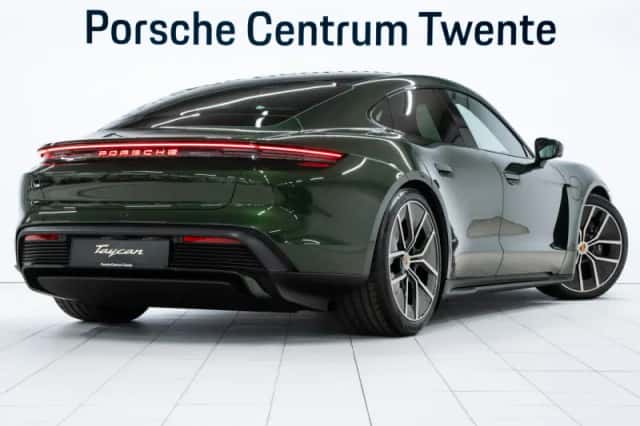 Porsche Taycan (2026) thumbnail 3