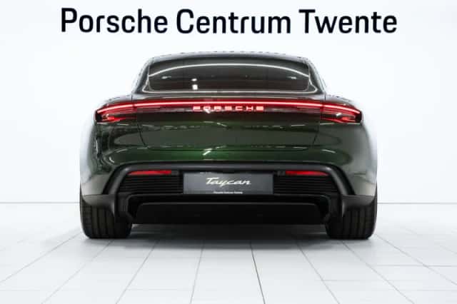 Porsche Taycan (2026) thumbnail 4
