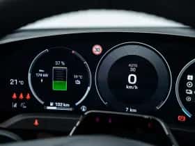 Porsche Taycan (0) thumbnail 33
