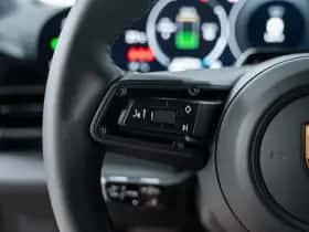 Porsche Taycan (0) thumbnail 35