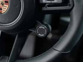 Porsche Taycan (0) thumbnail 38