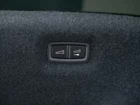 Porsche Taycan (0) thumbnail 49