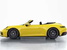 Porsche 911 (2023) thumbnail 2