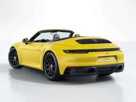 Porsche 911 (2023) thumbnail 3