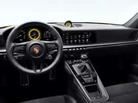 Porsche 911 (2023) thumbnail 5