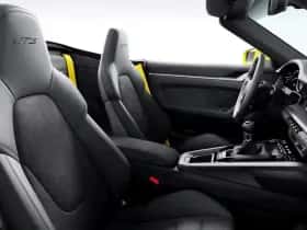 Porsche 911 (2023) thumbnail 6