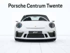 Porsche 911 (2018) thumbnail 2