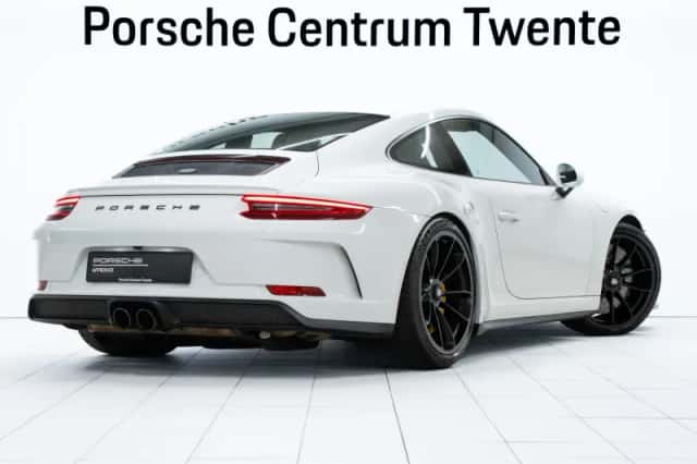 Porsche 911 (2018) thumbnail 3