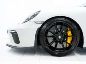 Porsche 911 (2018) thumbnail 6