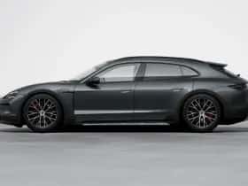 Porsche Taycan (2024) thumbnail 2
