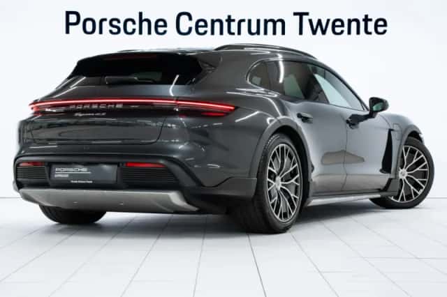 Porsche Taycan (2024) thumbnail 3