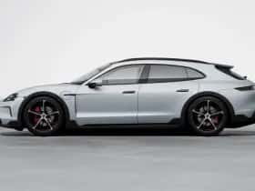 Porsche Taycan (2024) thumbnail 2