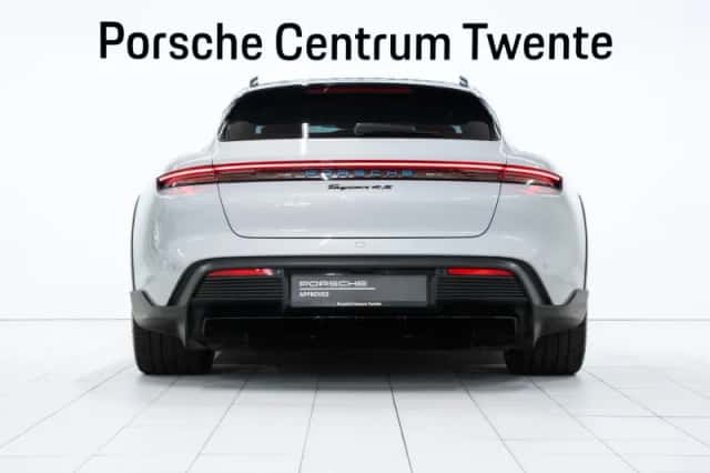 Porsche Taycan (2024) thumbnail 4