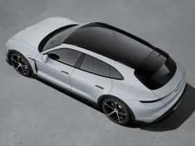Porsche Taycan (2024) thumbnail 4