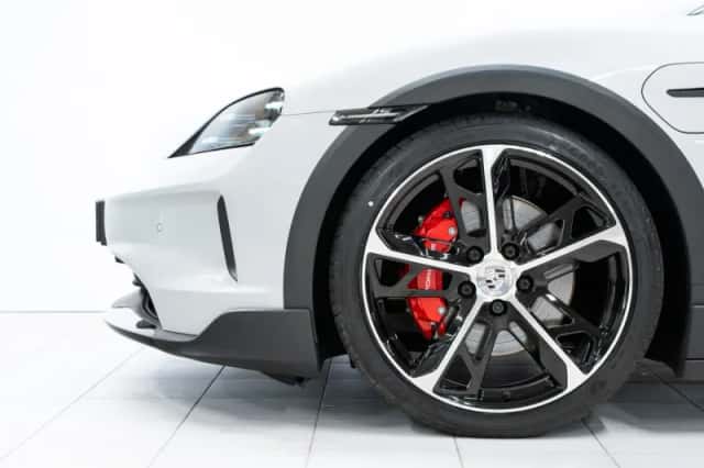 Porsche Taycan (2024) thumbnail 6