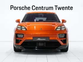 Porsche Macan (2024) thumbnail 2