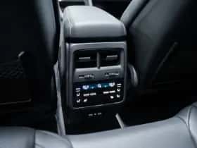Porsche Macan (2024) thumbnail 35
