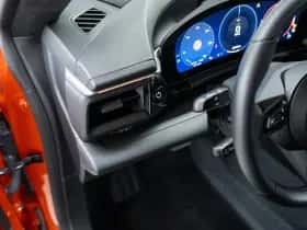Porsche Macan (2024) thumbnail 36