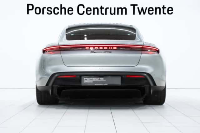 Porsche Taycan (2025) thumbnail 4