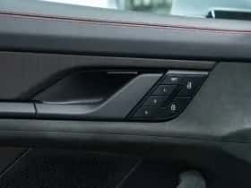 Porsche Taycan (2025) thumbnail 34