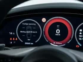 Porsche Taycan (2025) thumbnail 40