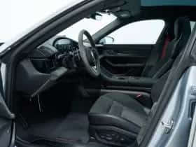 Porsche Taycan (2025) thumbnail 7