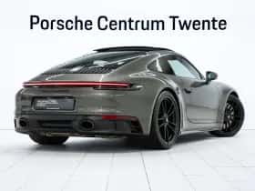 Porsche 911 (2023) thumbnail 3