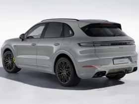 Porsche Cayenne (2025) thumbnail 3