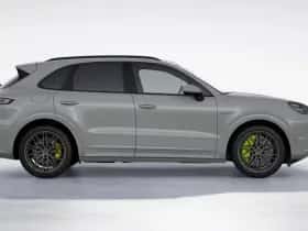 Porsche Cayenne (2025) thumbnail 6