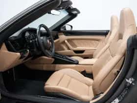 Porsche 911 (2022) thumbnail 8