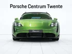 Porsche Taycan (2021) thumbnail 2