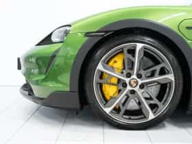 Porsche Taycan (2021) thumbnail 6