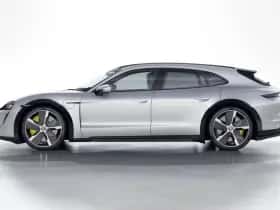 Porsche Taycan (2021) thumbnail 2