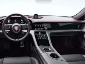 Porsche Taycan (2021) thumbnail 6