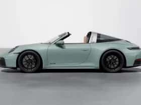 Porsche 911 (2024) thumbnail 2