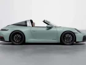 Porsche 911 (2024) thumbnail 6