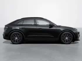 Porsche Macan (2024) thumbnail 6