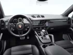 Porsche Cayenne (2023) thumbnail 6